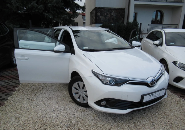 Toyota Auris cena 47896 przebieg: 59450, rok produkcji 2018 z Milanówek małe 154